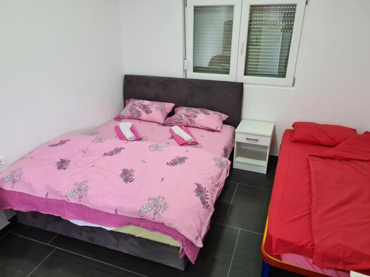Apartments F Podgorica Ngoại thất bức ảnh