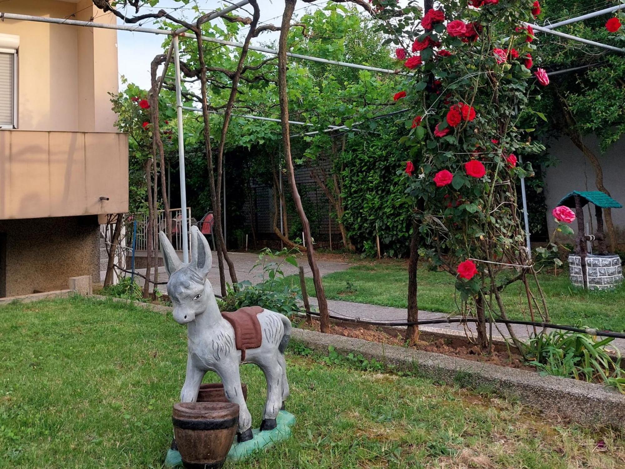 Apartments F Podgorica Ngoại thất bức ảnh
